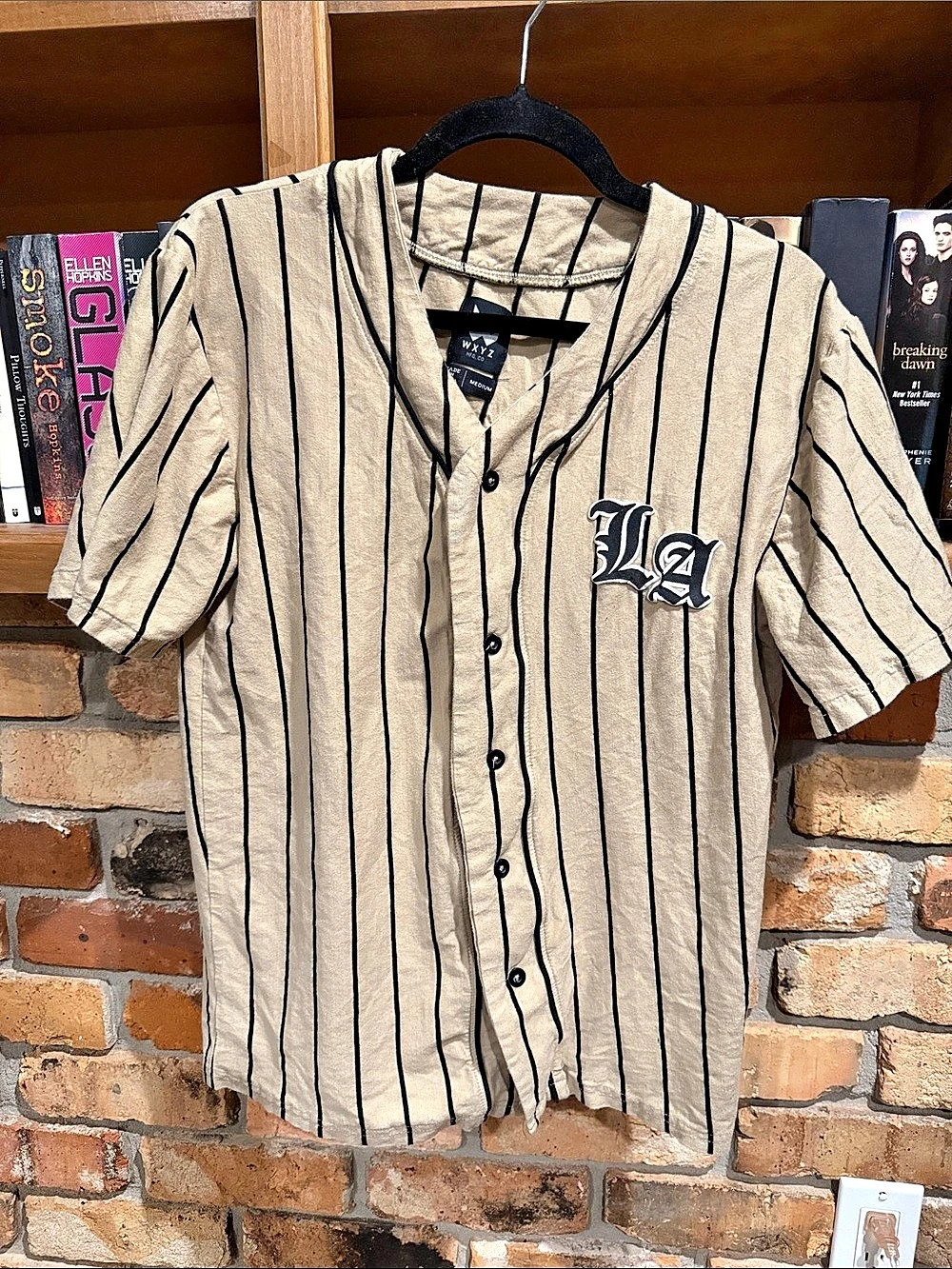 Wavyz Striped Baseball Jersey in Beige & Black Size Medium